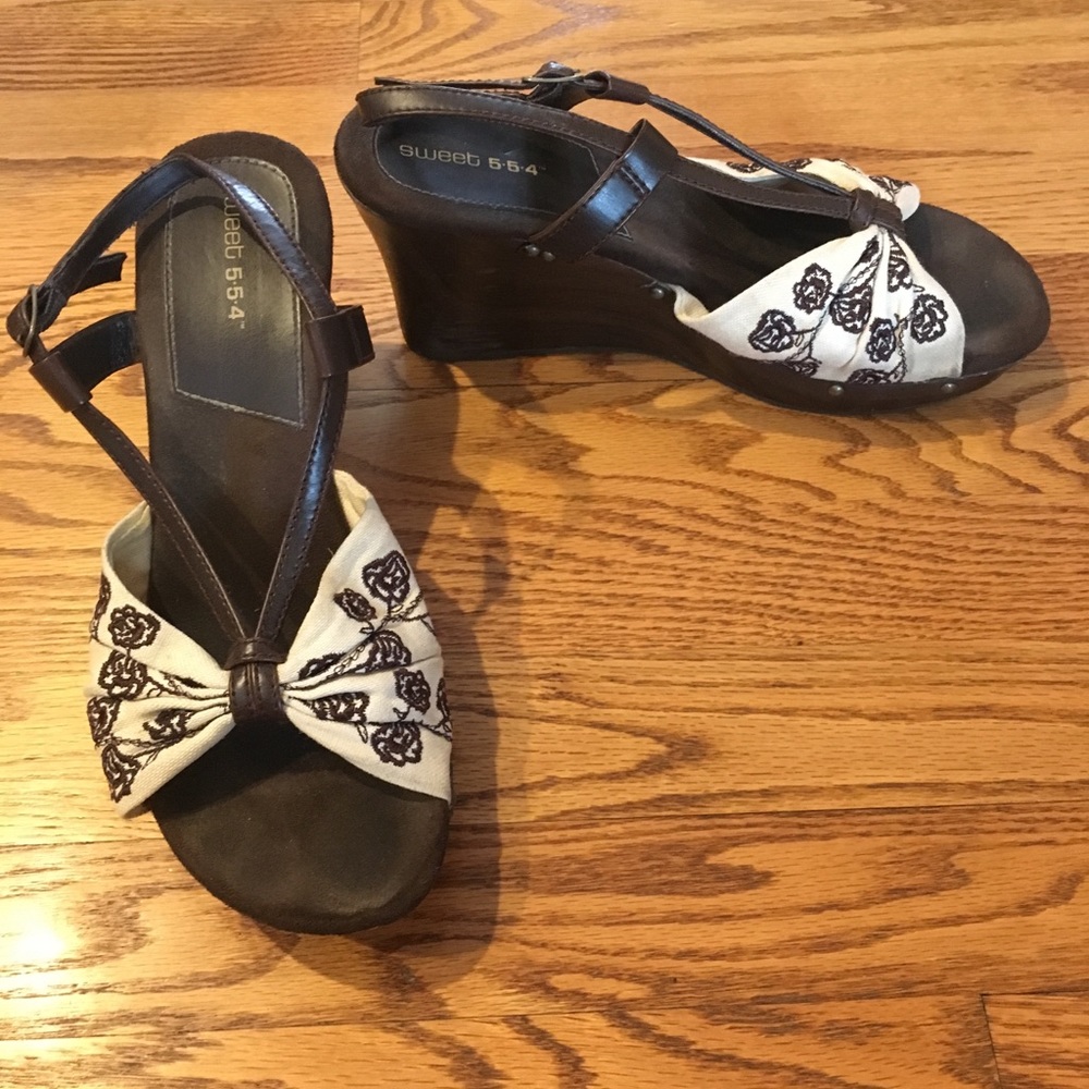 Brown Wedges